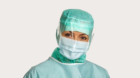 Arzt trägt BARRIER OP-Maske Extra Protection