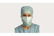 Arzt trägt BARRIER OP-Maske spezial